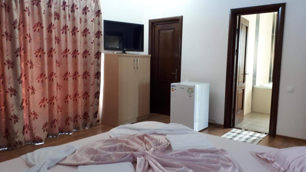 Vila "Livia" Hotel เตคีร์กิโอล ภายนอก รูปภาพ