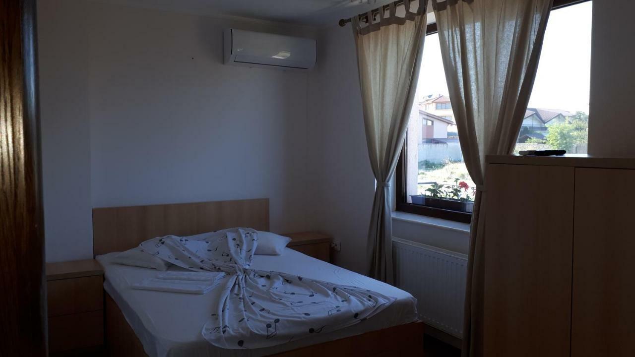 Vila "Livia" Hotel เตคีร์กิโอล ภายนอก รูปภาพ